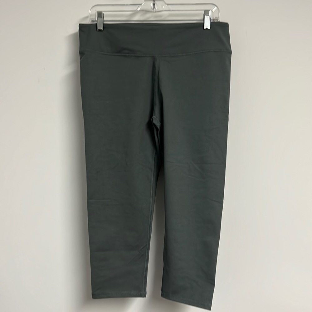 Fabletics Capri Legging. New with tags. No pockets. Light Green. Size XL.